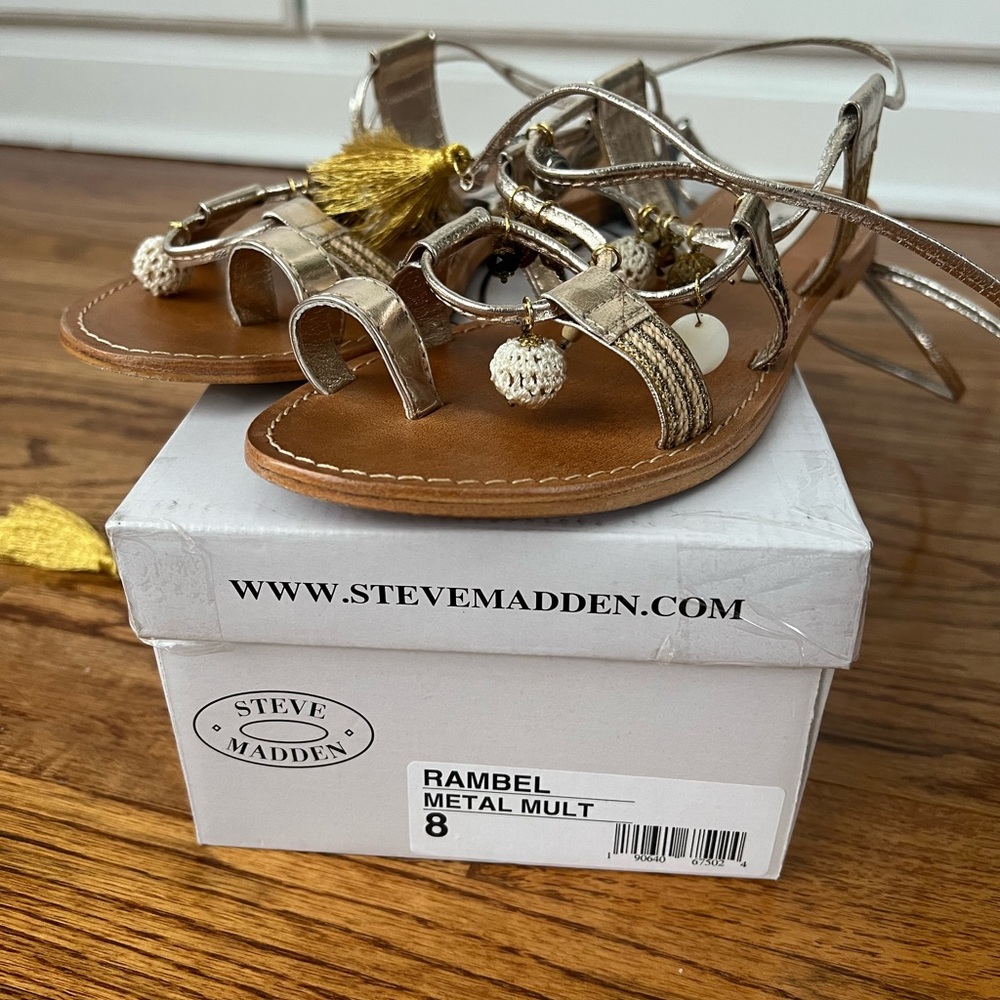 Steve Madden metallic ankle wrap sandal. - Picture 4 of 5